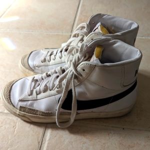 Nike Blazer Mid 77 (Pre-Loved)